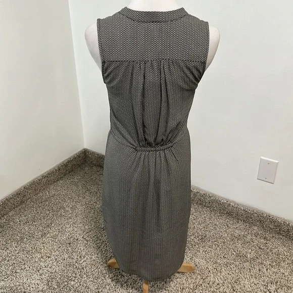 🎒 H&M Sleeveless Dress - Picture 3 of 5